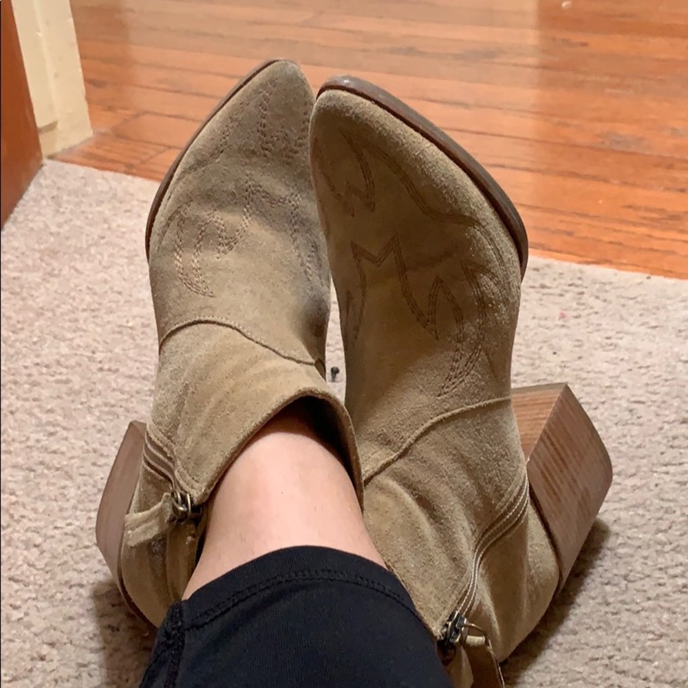 Matisse block heel bootie